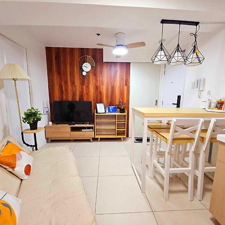 Acellyne'S Suites At The Residences At Commonwealth By Century Quezon City Exteriér fotografie