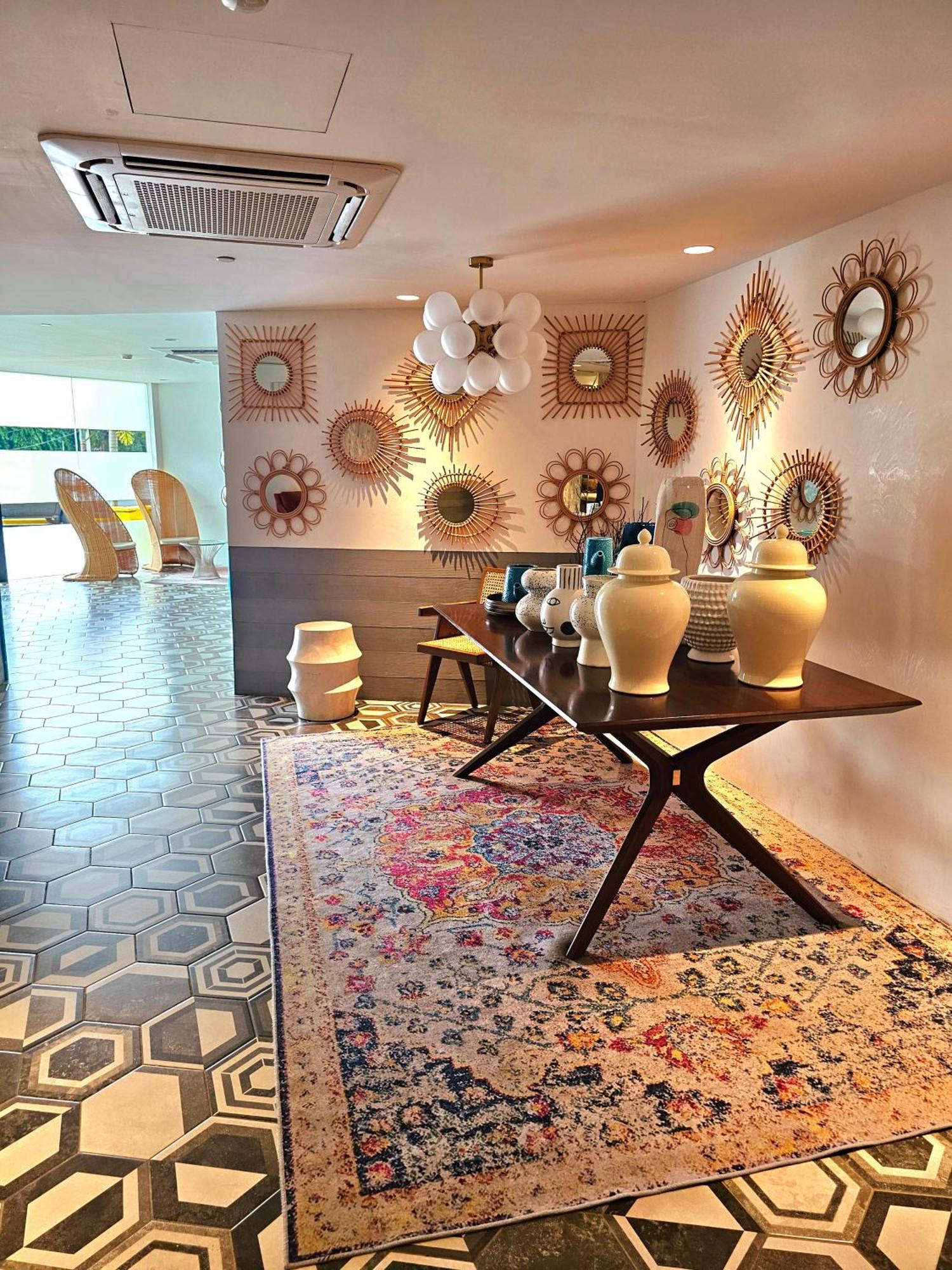 Acellyne'S Suites At The Residences At Commonwealth By Century Quezon City Exteriér fotografie