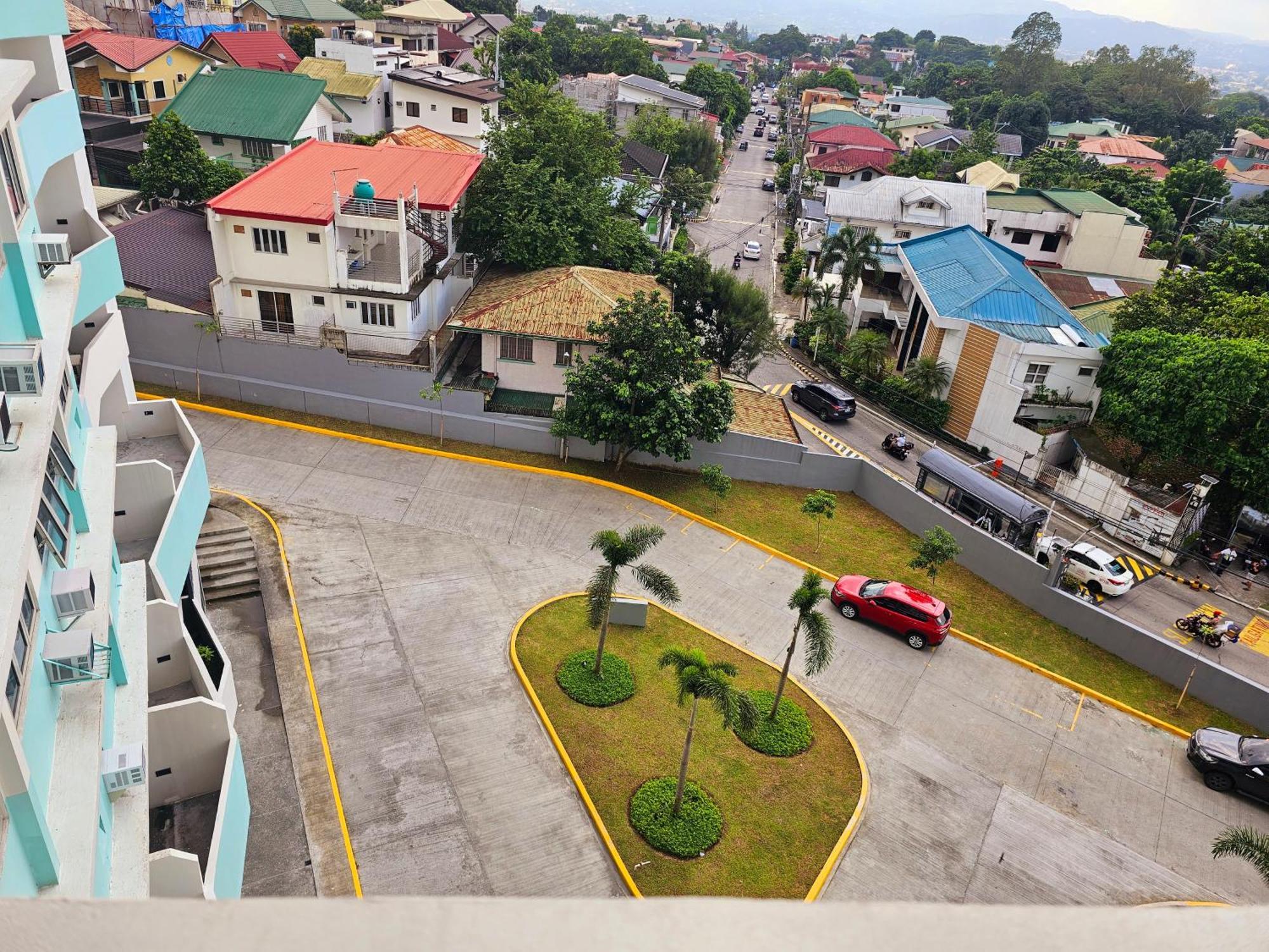 Acellyne'S Suites At The Residences At Commonwealth By Century Quezon City Exteriér fotografie