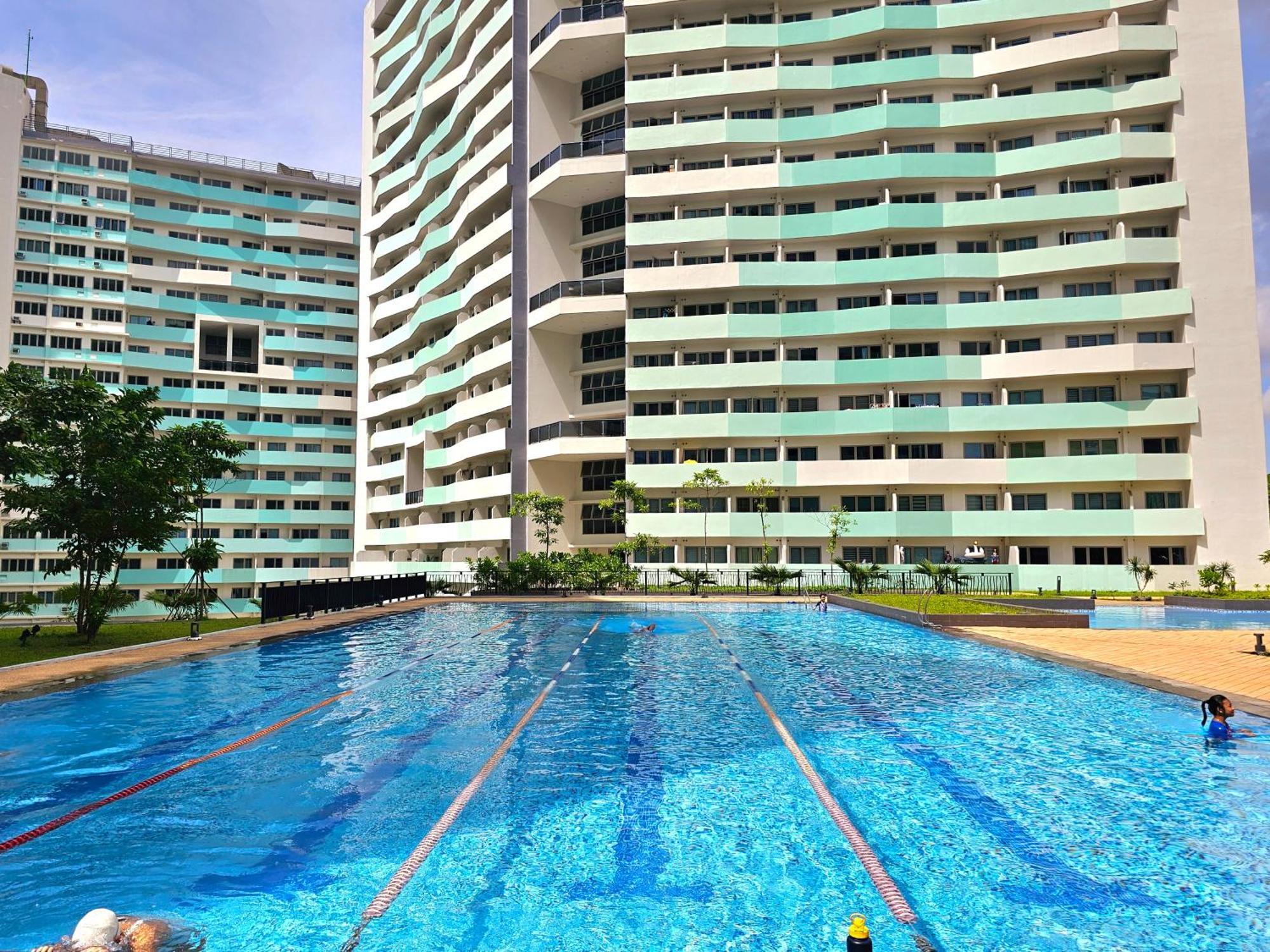 Acellyne'S Suites At The Residences At Commonwealth By Century Quezon City Exteriér fotografie