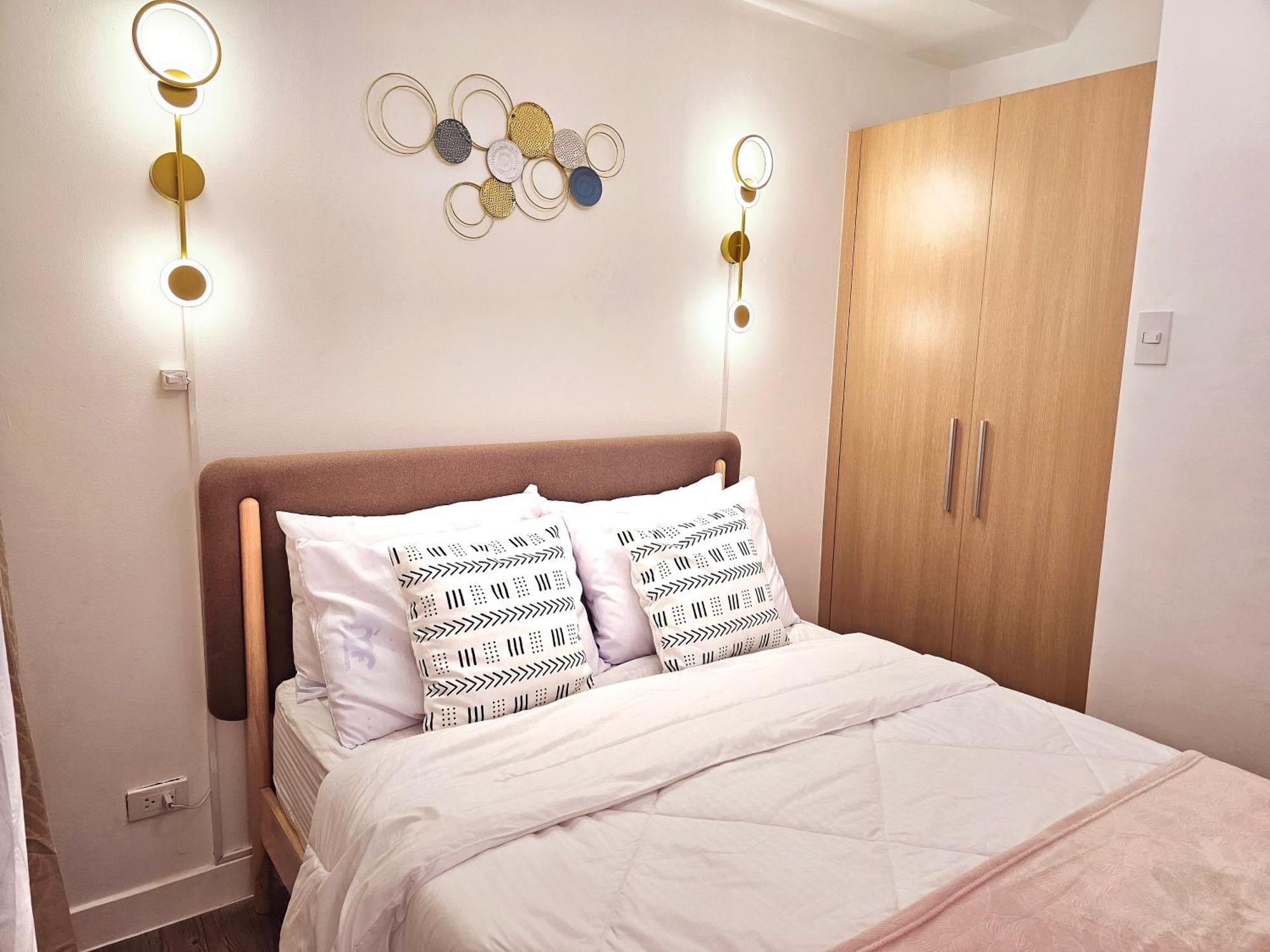 Acellyne'S Suites At The Residences At Commonwealth By Century Quezon City Exteriér fotografie