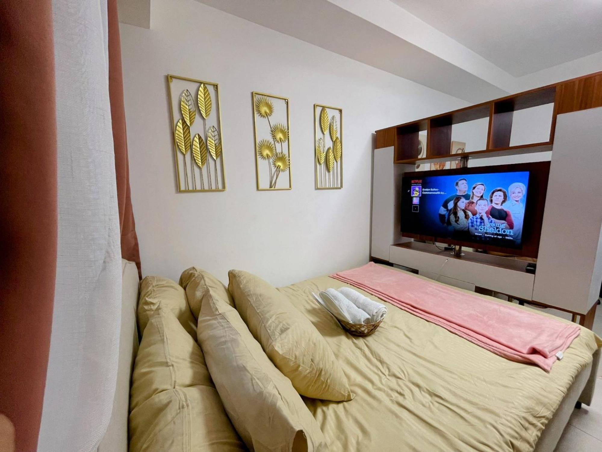 Acellyne'S Suites At The Residences At Commonwealth By Century Quezon City Pokoj fotografie