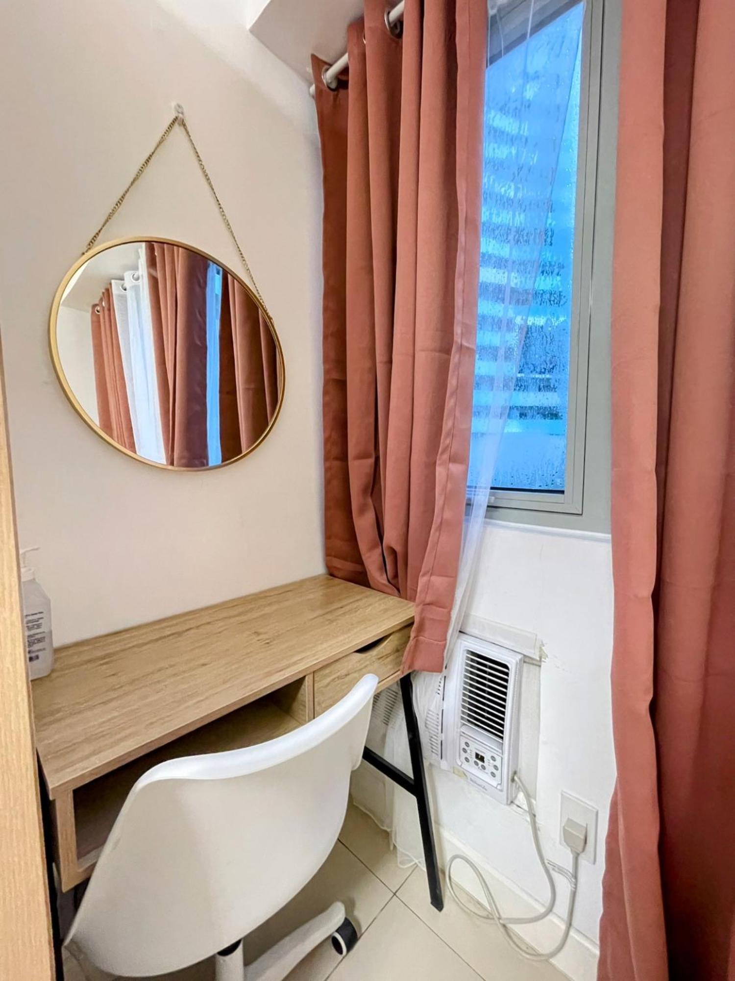 Acellyne'S Suites At The Residences At Commonwealth By Century Quezon City Pokoj fotografie