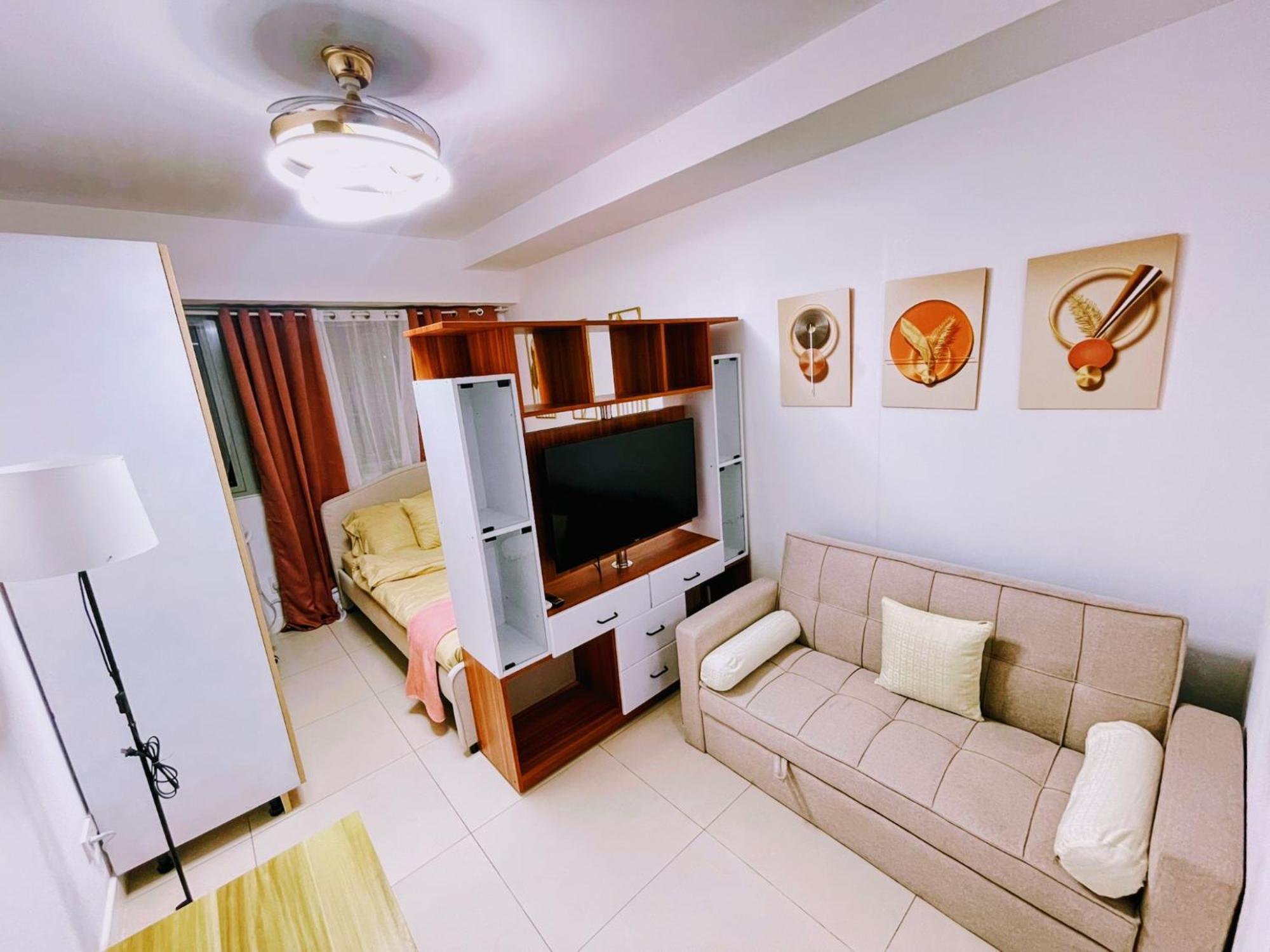 Acellyne'S Suites At The Residences At Commonwealth By Century Quezon City Pokoj fotografie