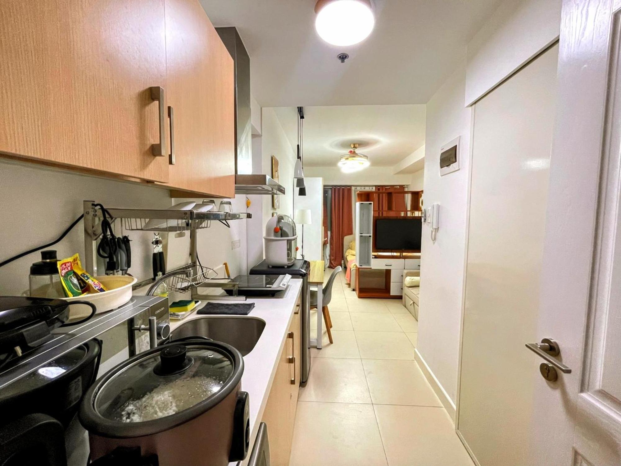 Acellyne'S Suites At The Residences At Commonwealth By Century Quezon City Pokoj fotografie